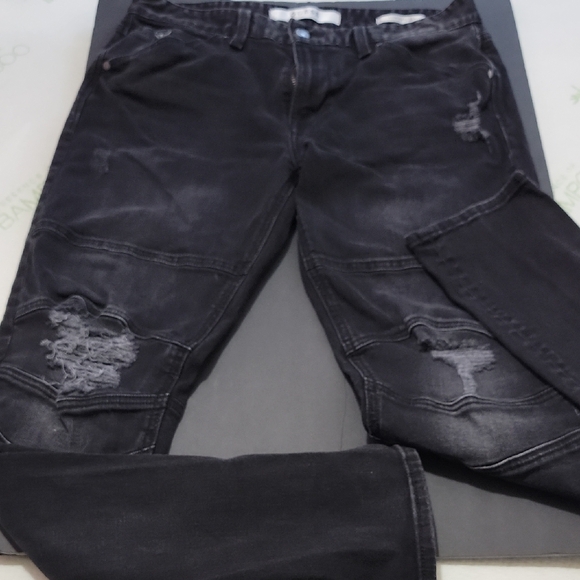 Guess Men's Black Distressed Skinny Jeans - Picture 1 of 9